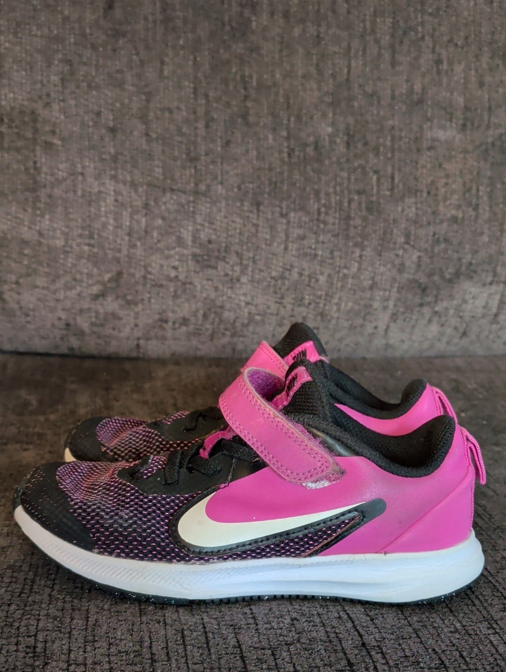 Kids Pink Athletic Sneakers with Hook-and-Loop Strap